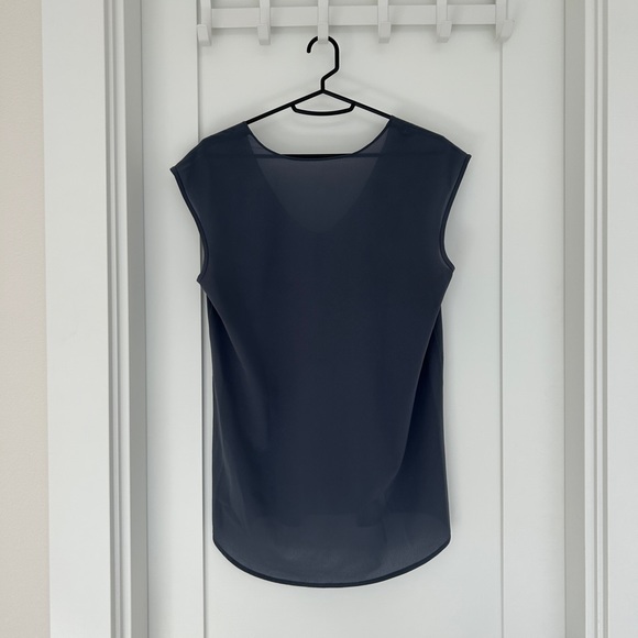 J Crew Gray V-Neck Top - Picture 2 of 6